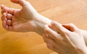 『肝脏』天气变热后出现六大症状，说明体内毒素可能堆积如山，该好好排毒了