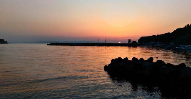 天秤座|10月底，心痛心碎了，也执迷不悟，为爱纠结，不再强求的3生肖