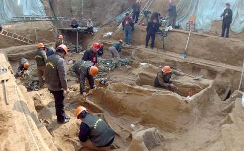 文物|这个古墓的盗洞最深27米，墓室里却无一件文物丢失，专家研究后解开谜底