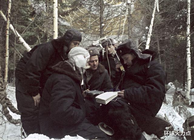 「苏联」杨利伟上太空为何要配枪？苏联的惨痛教训，全世界引以为戒