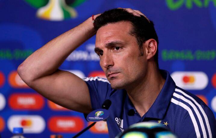 阿根廷队|阿根廷世预赛首发浮现！梅西踢前腰，劳塔罗或搭档奥坎波斯