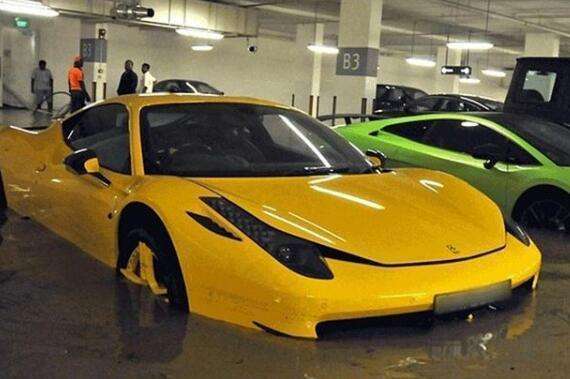 『卡宴』男子10万买泡水辉腾,维修师傅看后笑了:中500万彩票的运气