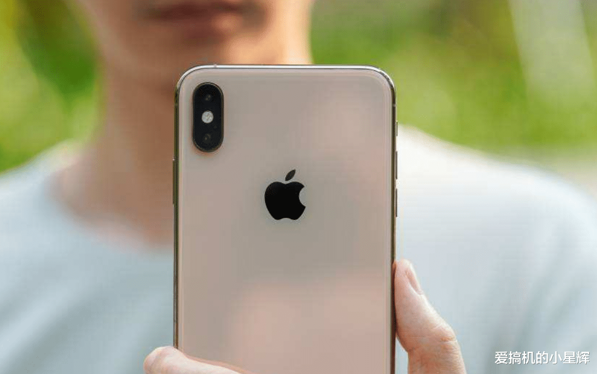 iphone xs|曾经被冷落的iPhoneXS，如今彻底跌至清仓价，还来得及吗？