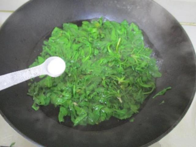 『鹌鹑蛋』春天要给孩子吃这菜，能加快大脑发育，护眼长个子，比喝牛奶强！