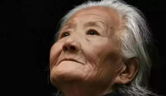 开国元勋|农村老妇隐姓埋名54年,74岁到北京公布身份:我是元帅夫人