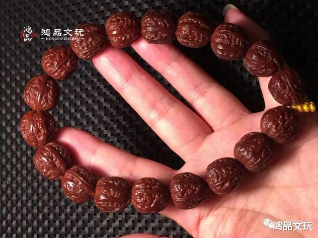 文玩|同样是手串，别人的红了，为什么我的却黑了？