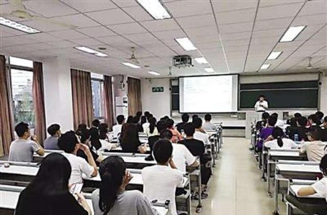 求职@大学毕业后容易找工作的5个专业,不仅工资高,发展前景也很好