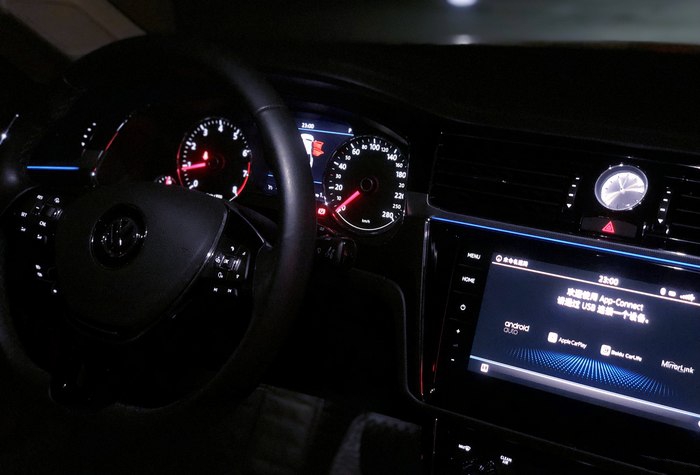 大众汽车|52岁大爷喜提大众辉昂，外观既大气又低调，这价格买的挺便宜吧