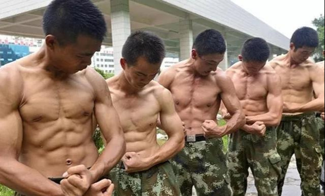 军人|各国军人肌肉大PK，美军线条粗犷，我军结实强壮，你喜欢哪款？