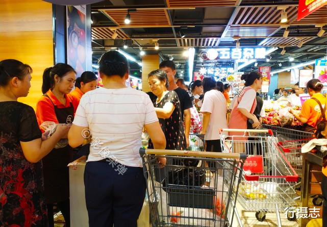 长沙|长沙超市打折促销，市民“跟风”哄抢，都是白菜价吗？