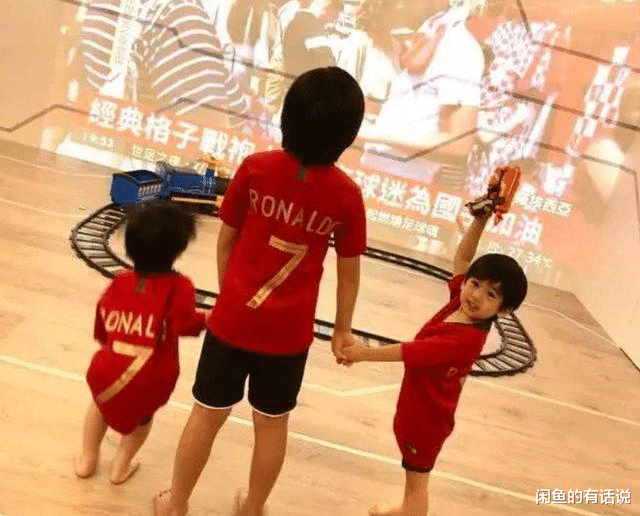 蓝军出击|林志颖儿子“脱缰式”长大，身高已达172cm妈妈肩头：伙食吃太好