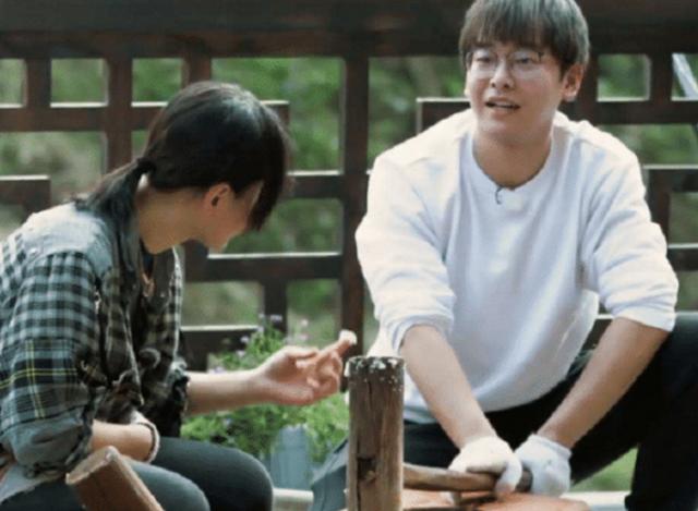 黄磊▲向往的生活:唯一“不干活”的人,不光没被骂惨,黄磊还超喜欢