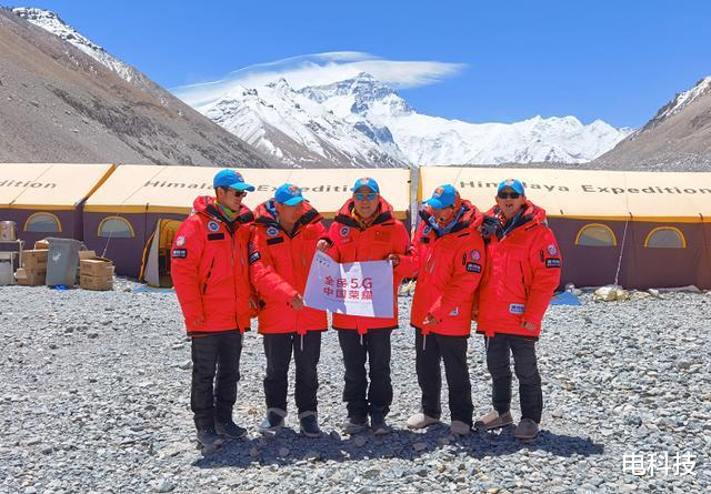 #美国#荣耀X10珠峰抢跑，满格信号稳定完成5G测试：峰值达1617Mbps