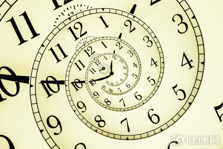 按摩|隔夜水、千滚水致癌?专家:真正不能喝的是这两种水,再渴也别喝