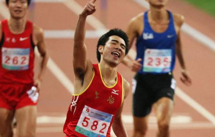 刘翔@刘翔接班人横空出世,霸占亚洲110米栏,这才是中国速度