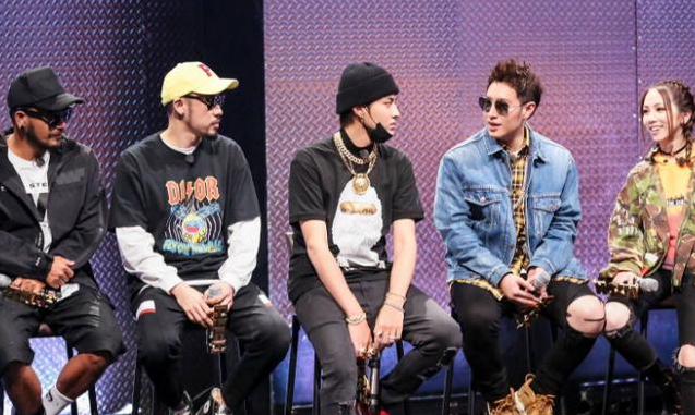 #中国新说唱#中国新说唱细节爆,选手从头到脚都被要求,网友:改成中国新军训