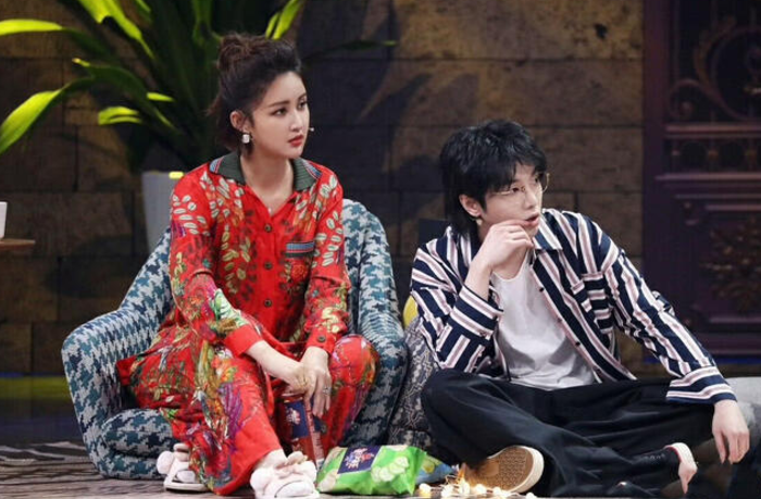 张歆艺■张歆艺爆华晨宇猛料：压力太大想过跳楼，多年不找女朋友原因曝光