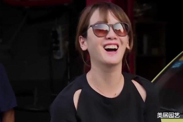 奔跑吧兄弟|本是《跑男》的最美路人，baby称她为女神，因太美被发掘今成当红演员