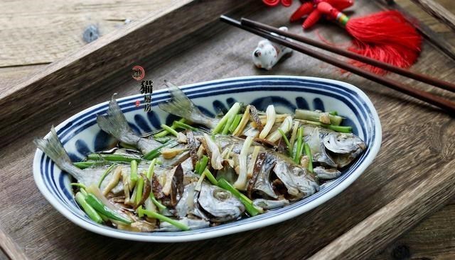 海鱼|别看这鱼太小,却是潮汕人最喜欢吃的一种海鱼,不加盐都很美味