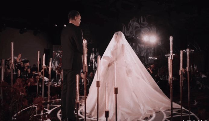 [爱奇艺]她因《中国好声音》而走红，嫁给爱奇艺副总裁，如今成人生赢家