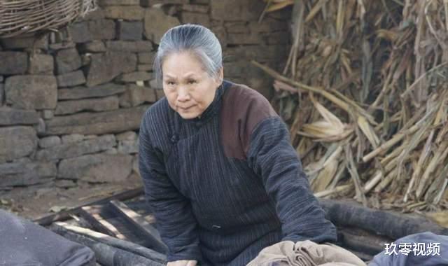 误打误撞|去剧组看儿子，却误打误撞进入了娱乐圈，今成近百亿票房女演员