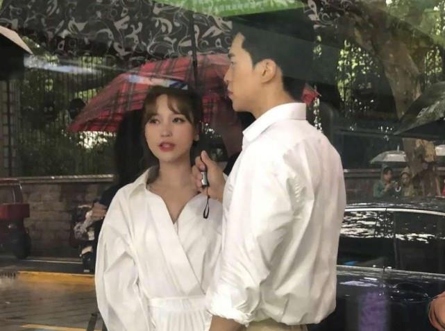 金莎|怪不得男嘉宾在意年纪，看到失去滤镜的金莎，网友：太真实了