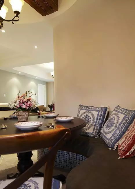 ▲果然小户型餐厅，还是做卡座设计好，真的很省空间