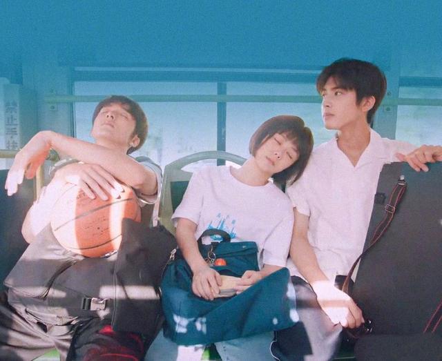 以家人之名|《以家人之名》凌霄、尖尖初吻，入坑苦情戏，错位的爱再添悲情