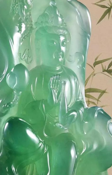 翡翠|有裂的翡翠不可怕，只要雕工处理好，照样出精品