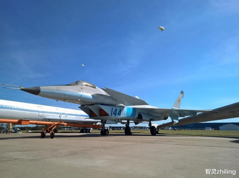 米格|苏联科技的巅峰,被人遗忘的五代战机:米格MFI重型战斗机
