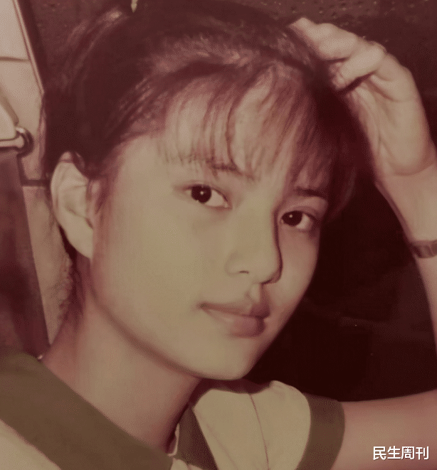 李若彤|李若彤穿17岁时同款校服，小龙女复出之路走得有点偏