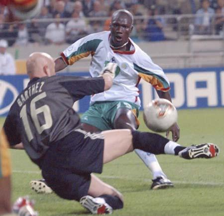 德罗巴■非洲球星金字塔排名：埃托奥和德罗巴位列2档，金球先生独霸1档