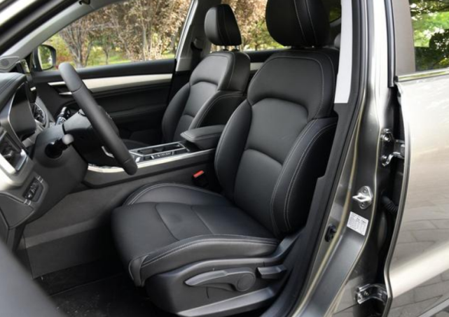 本田飞度■吉利2020款“新标”SUV，6.8万不香？全系带T，上班族再添新宠