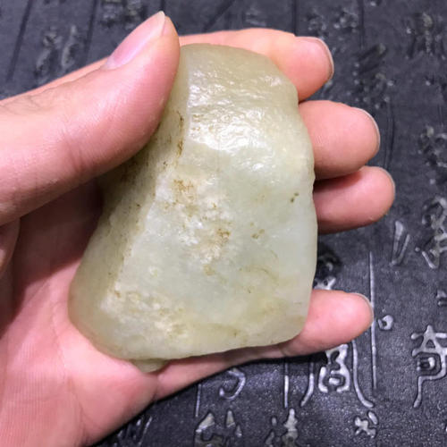 @林伟涛 | 和田玉的种类 | 籽料和山料的区别