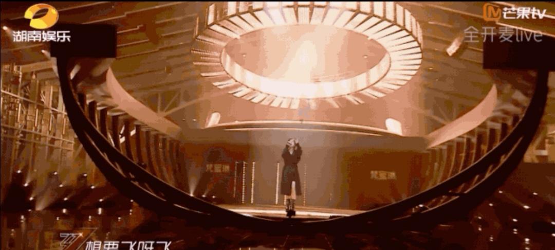 黄晓明：“带资进组”，黄晓明惹不起，乘风破浪的姐姐？不！是姑奶奶！