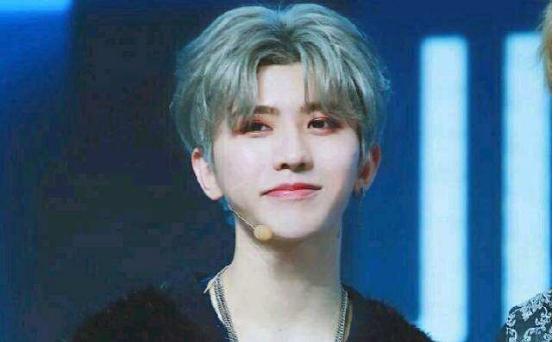 『选秀』五届选秀冠军成团夜票数排名，刘雨昕倒数第二，蔡徐坤却不是第一