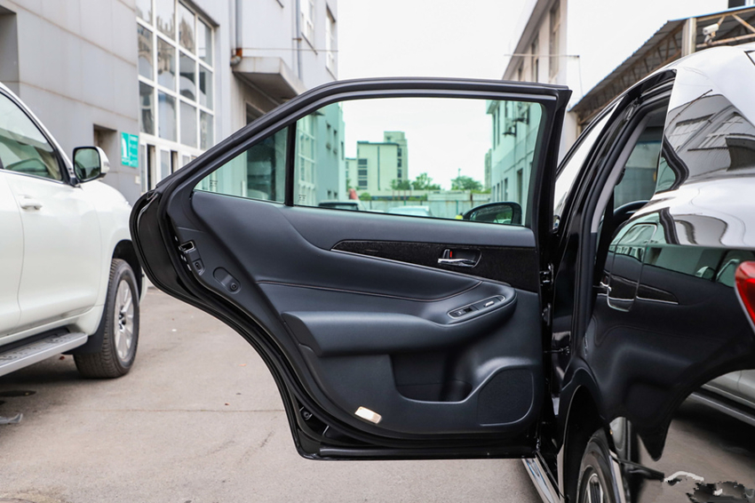 大众帕萨特▲从80万跌到22万，当年入华比奔驰E高贵，现和帕萨特一个价，仍没人要