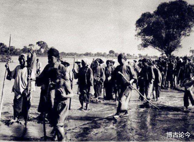 「张咏」古代闹饥荒时，河里鱼虾丰富，为何百姓宁可啃树皮，也不抓鱼吃？