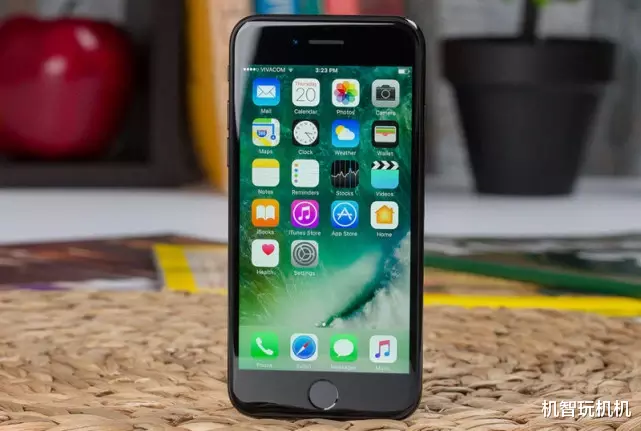 【iPhone SE】三千块买iPhoneSE还是买国产手机？一张图让你看清楚！