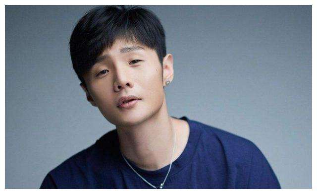 李荣浩|中国好声音8月开播，李荣浩“捧”出来的冠军邢晗铭，消失了？