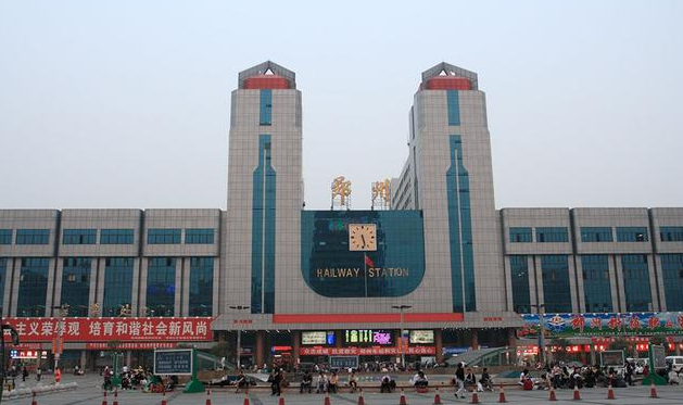 中国火车站很多，但仅有这3个火车站，可以直达大陆任一省会城市，你猜对没