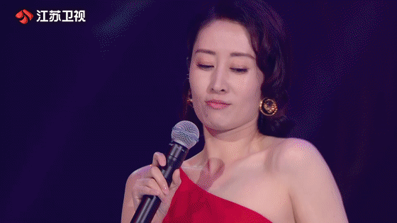 『刘敏涛』“大姐”又火了！刘敏涛靠表情成功出圈，韩雪风头被抢的一干二净