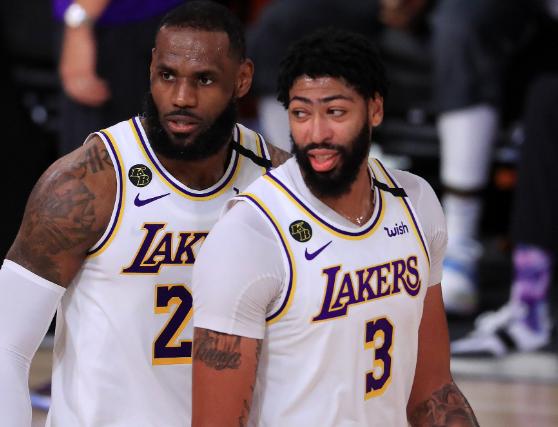 勒布朗·詹姆斯|就在今天，詹姆斯创造NBA74年神迹，携手浓眉打破13年纪录