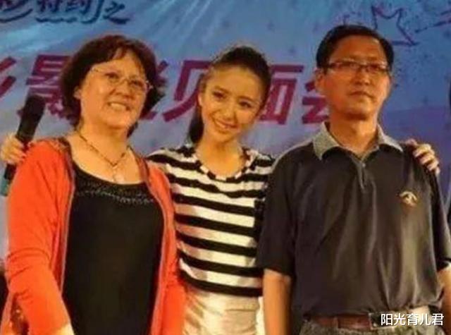 佟丽娅|史上最“不公平”的遗传，佟丽娅“超凡脱俗”，姐姐却长成这样