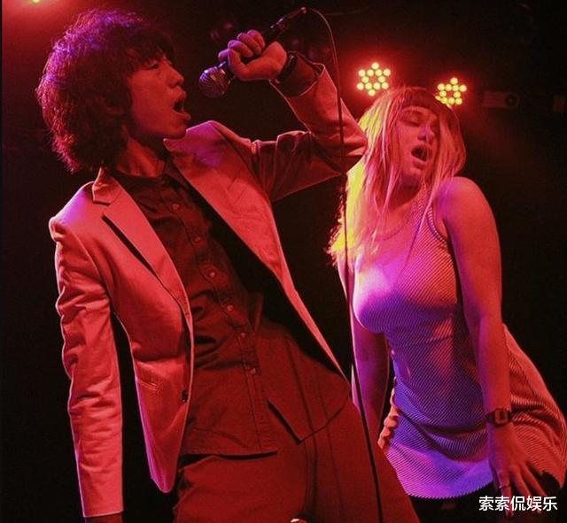 庞麦郎|凭1首“神曲”火遍全网，走红后不认父母，开演唱会却只有7人到场