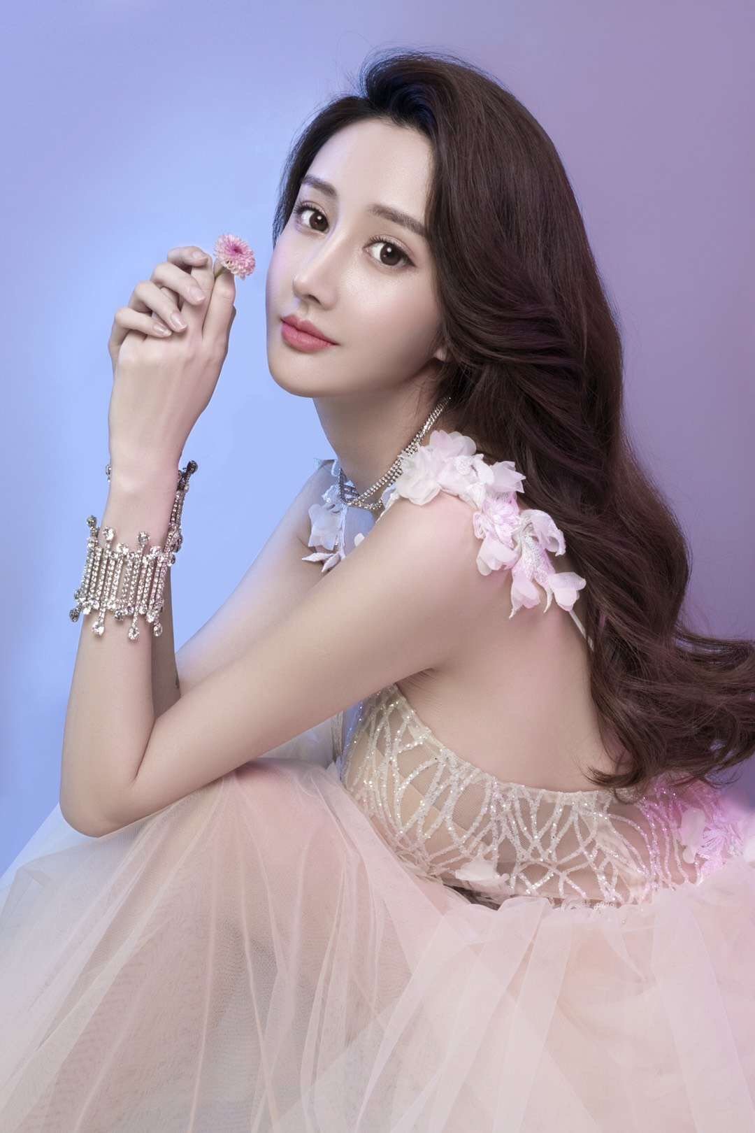 【文梦洋】出道10年拍摄无数\烂片\,现如今28岁的她沦为女网红