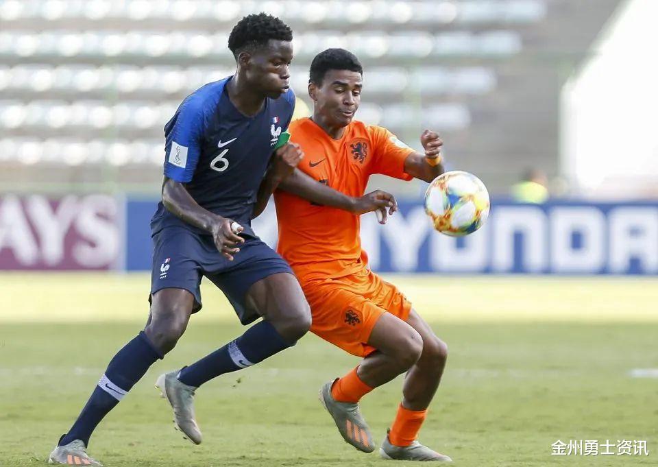 『国际米兰』恭喜国米！天才中场续约成功，18岁已在一线队造4球，450万花的值