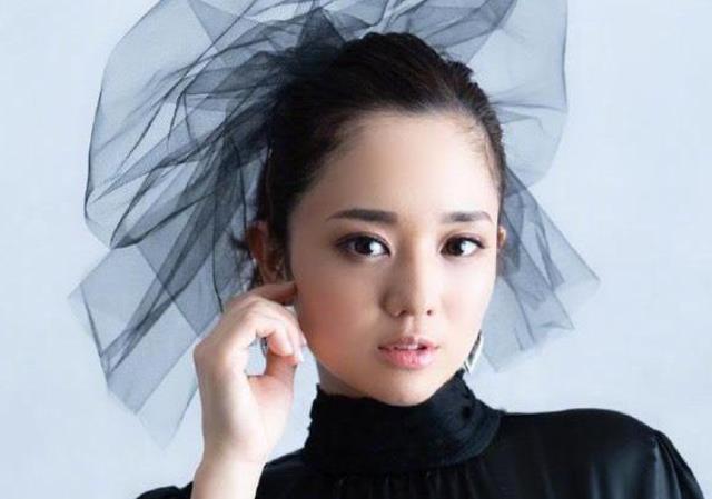 苍井空|苍井空晒婚后豪宅，阳台超大如公寓，37岁堪称人生赢家！