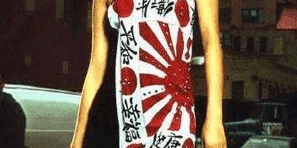 赵薇用几年和范冰冰和好，却永远不会原谅，这个骗她穿军旗的闺蜜