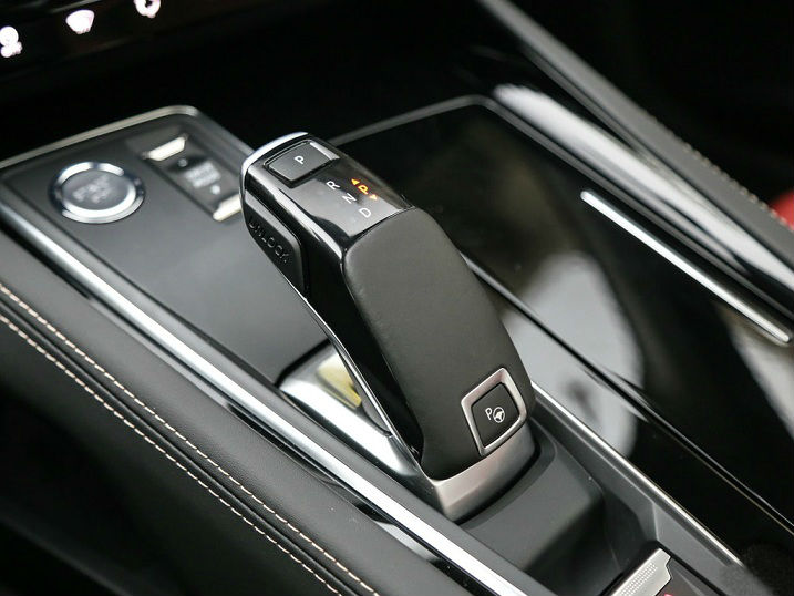 标致508|厚道却卖不动合资车,入门170马力配6AT,底盘一流,现不足15万